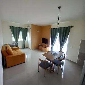 Nifa House Apartamento Espargos